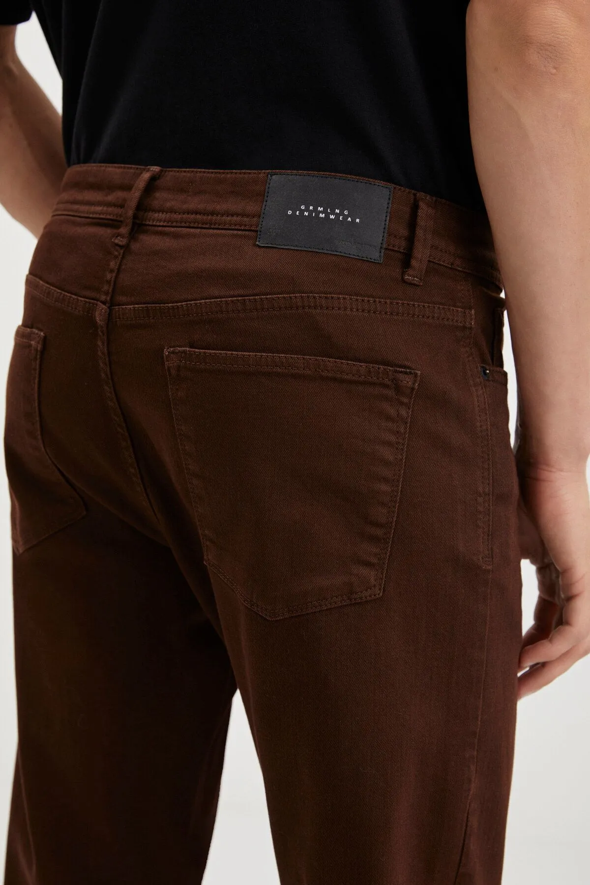 Antoni Men Tapered Fit Pipe Tota Thick textured flexible structure Magic Denim Kot Painful Coffee Jeans